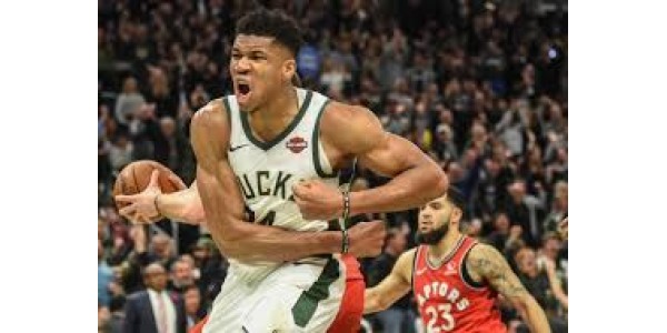 Antetokounmpo no quiere que le quemen la camiseta Antetokounmpo no quiere que le quemen la camiseta